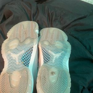 worn once i resell shoes alot my other poshmark acc is @darwinpalmer